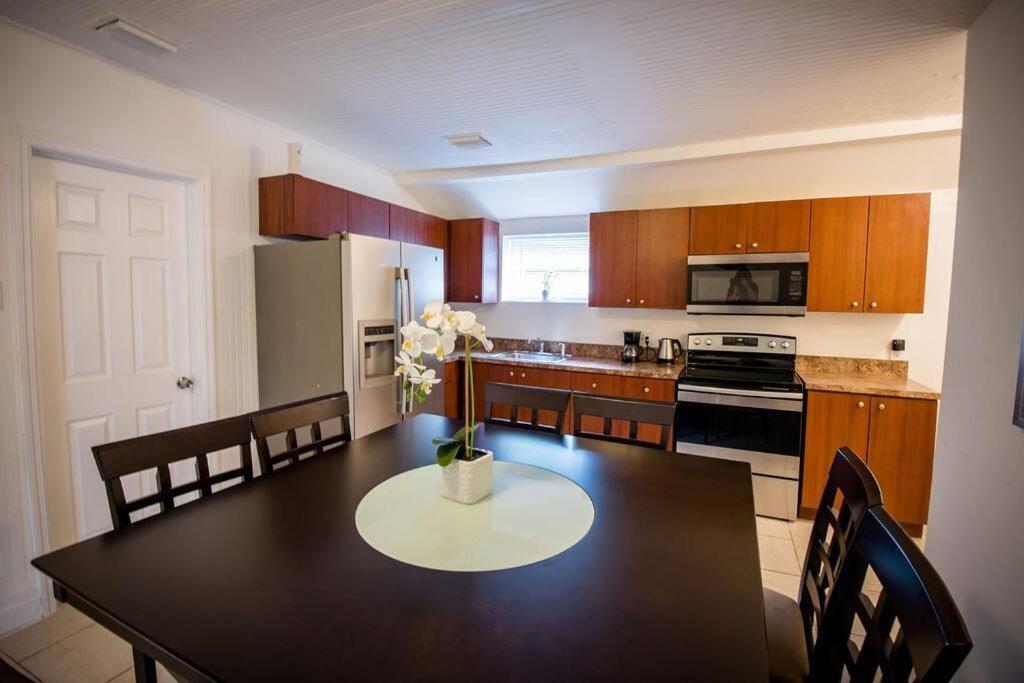 3 Bedroom Miami Home 15 Minutes To The Beach Exterior foto